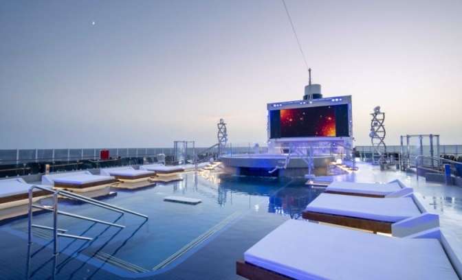 Verlicht zwembad MSC Seashore